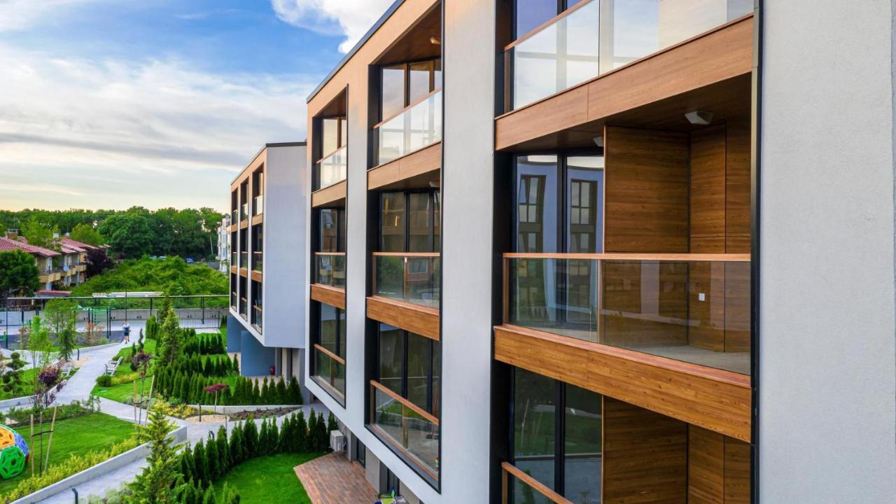 Atlantis Atmosphere Apartment Burgas Bagian luar foto