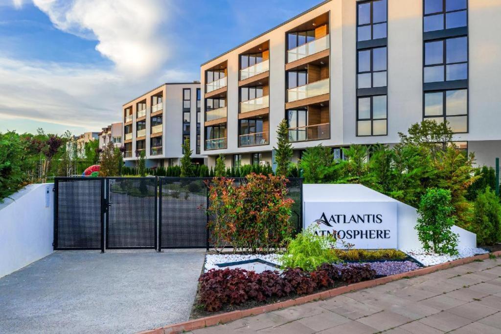 Atlantis Atmosphere Apartment Burgas Bagian luar foto