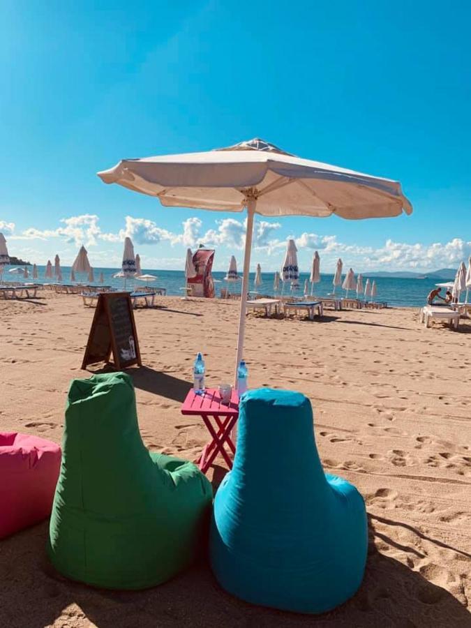 Atlantis Atmosphere Apartment Burgas Bagian luar foto